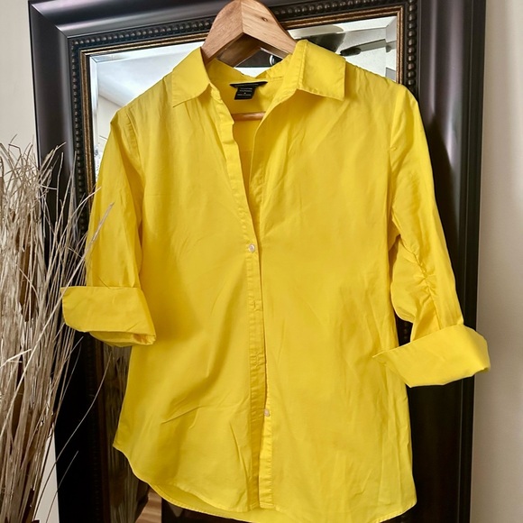 Moda International Yellow Button Up Blouse Size Small - Picture 2 of 4